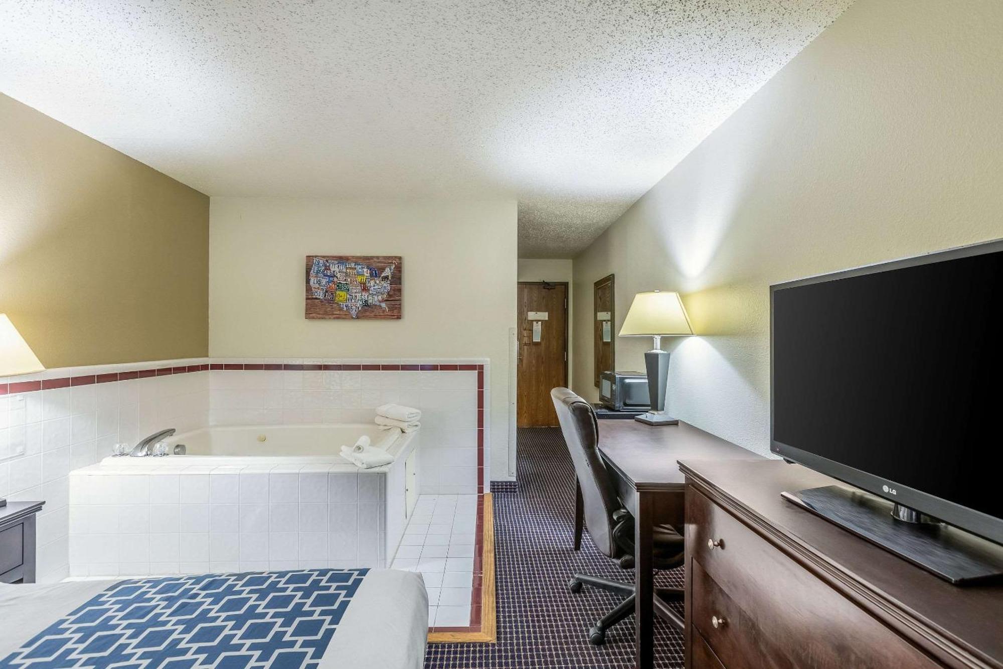 Econo Lodge Inn&Suites Auburn Exterior foto