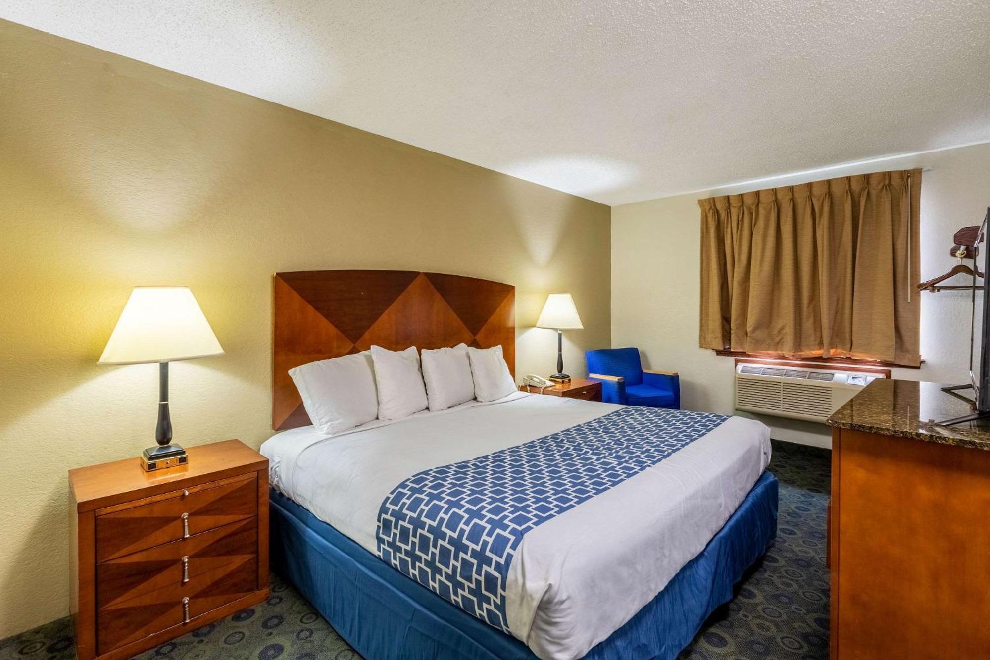 Econo Lodge Inn&Suites Auburn Habitación foto